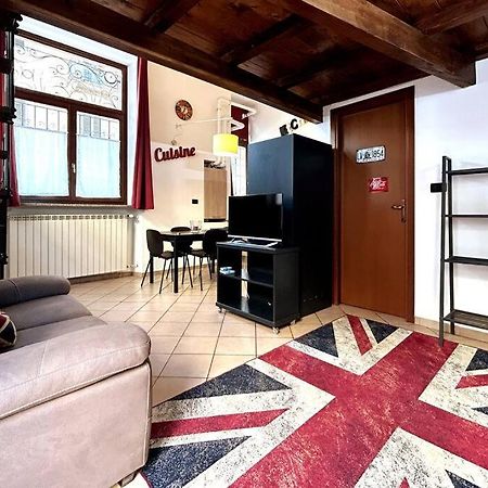 Grazioso Loft A 5 Minuti Dal Centro Di Torino Apartment Exterior photo